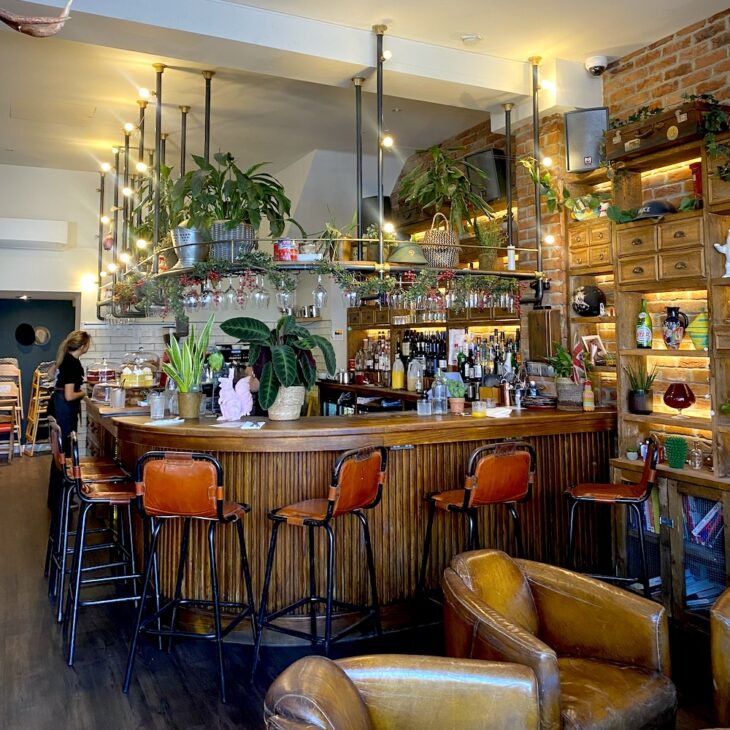 Arlo interior